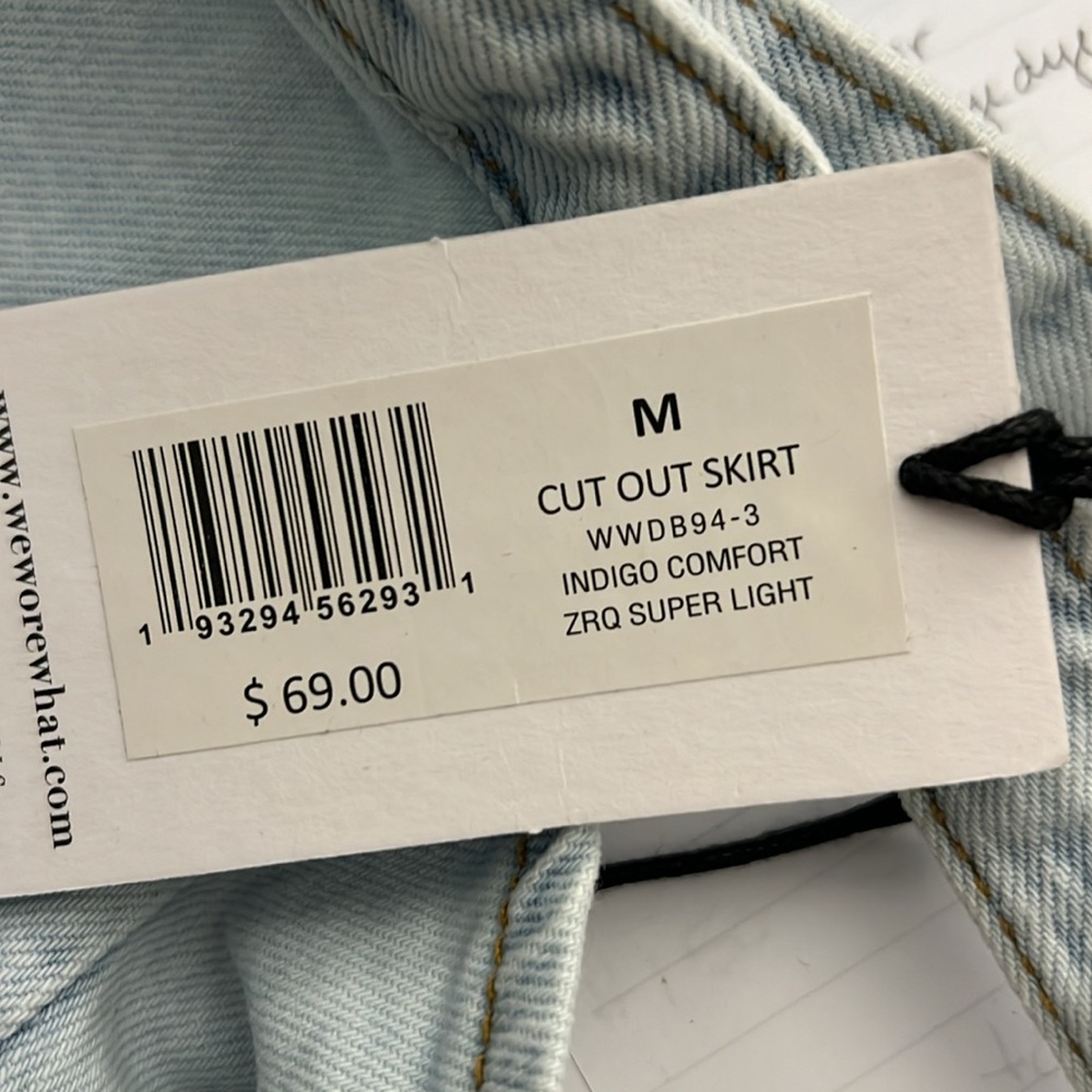 WeWoreWhat NWT Women’s denim cut out skirt, Med/Sm sizes. Waist belt adjustable - Picture 8 of 9